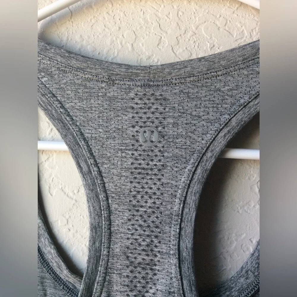 Lululemon Swiftly Tech Racerback Tank ~ Size 6 - Picture 5 of 8